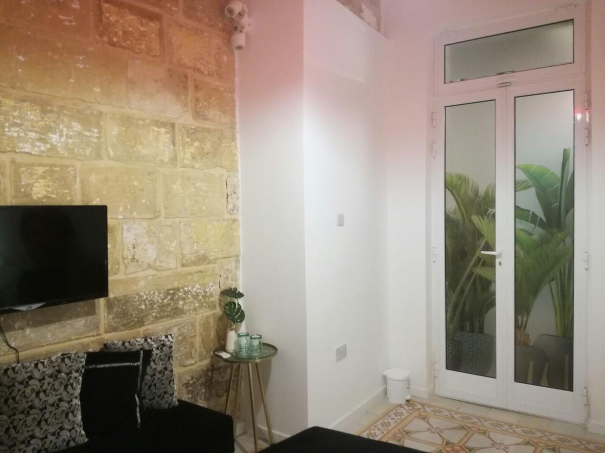 Hotel Squadron Base Luqa Esterno foto