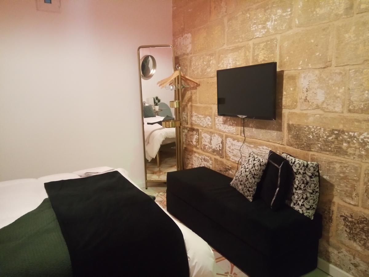 Hotel Squadron Base Luqa Esterno foto